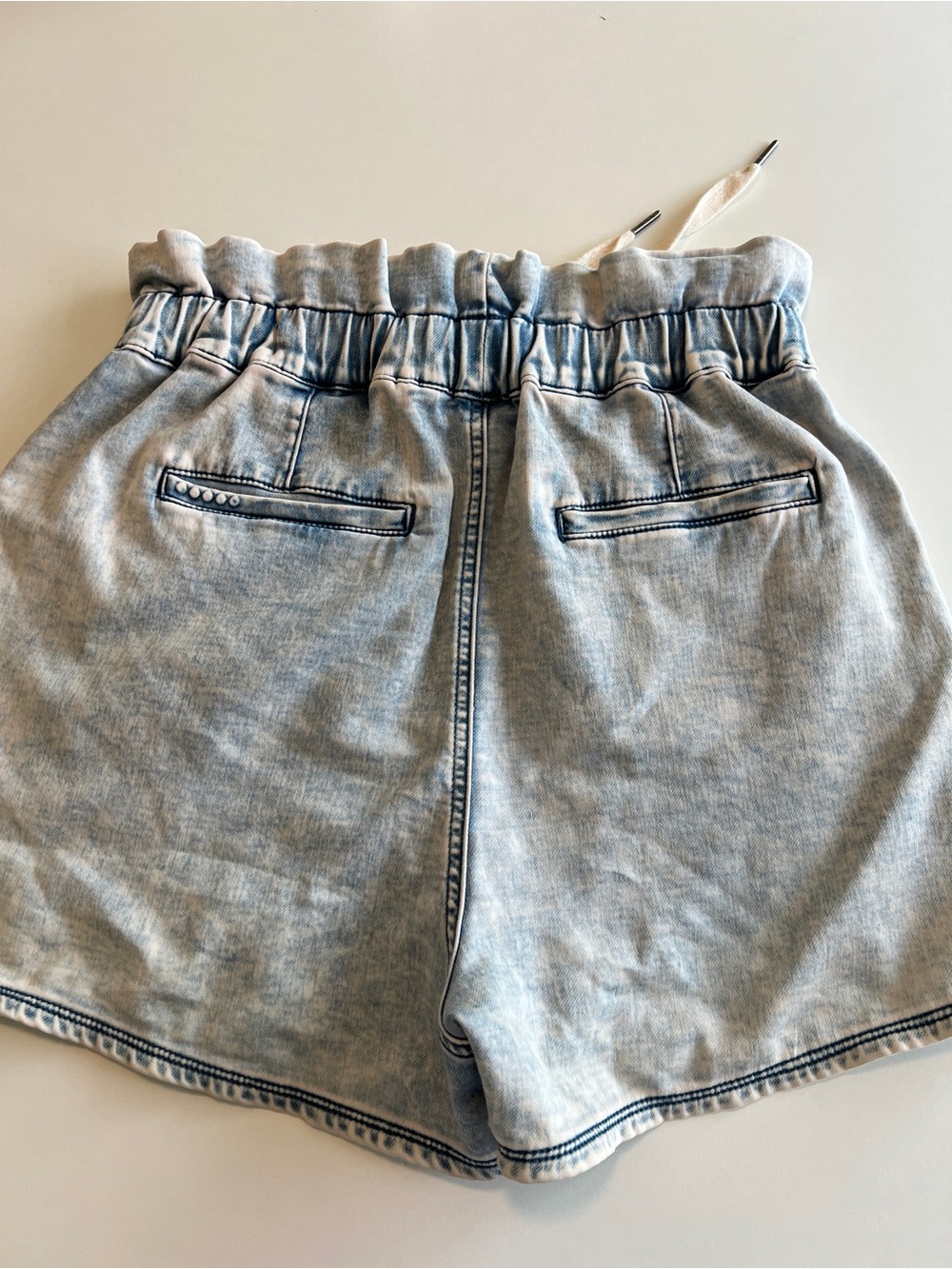Blank NYC High-Rise Paperbag Denim Shorts - size 30 - Picture 3 of 10